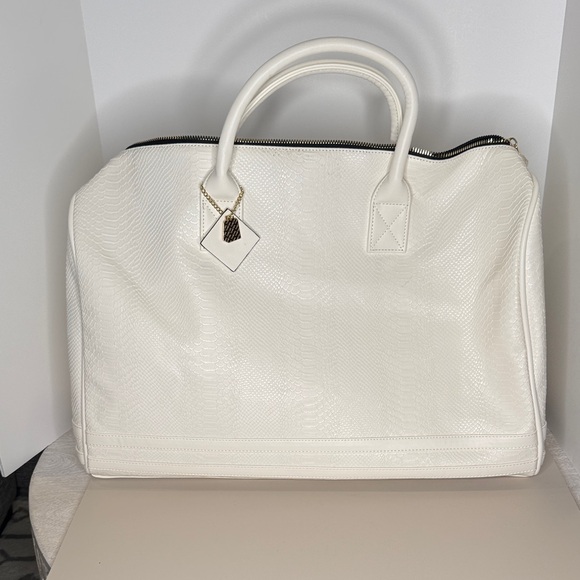 Tote&Carry Handbags - Tote&Carry Weekender Bag XL NWOT
